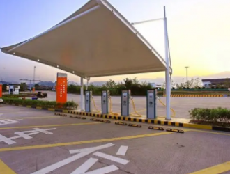 王艷：完善高速公路服務(wù)區(qū)充電樁建設(shè)