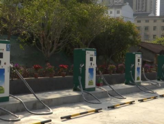 咸寧城區(qū)首個(gè)大型新能源充電場站啟用